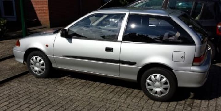 Suzuki Swift 1.3 Summum (2002)