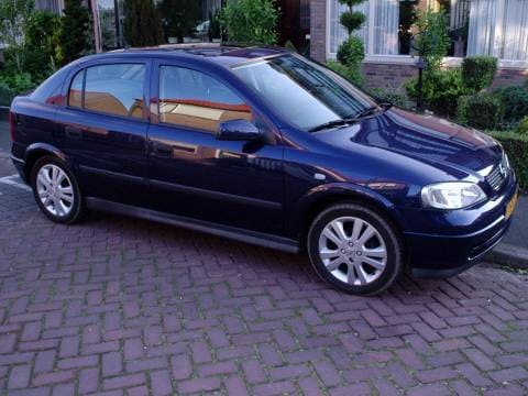 Opel Astra 1.6i Club (1998)