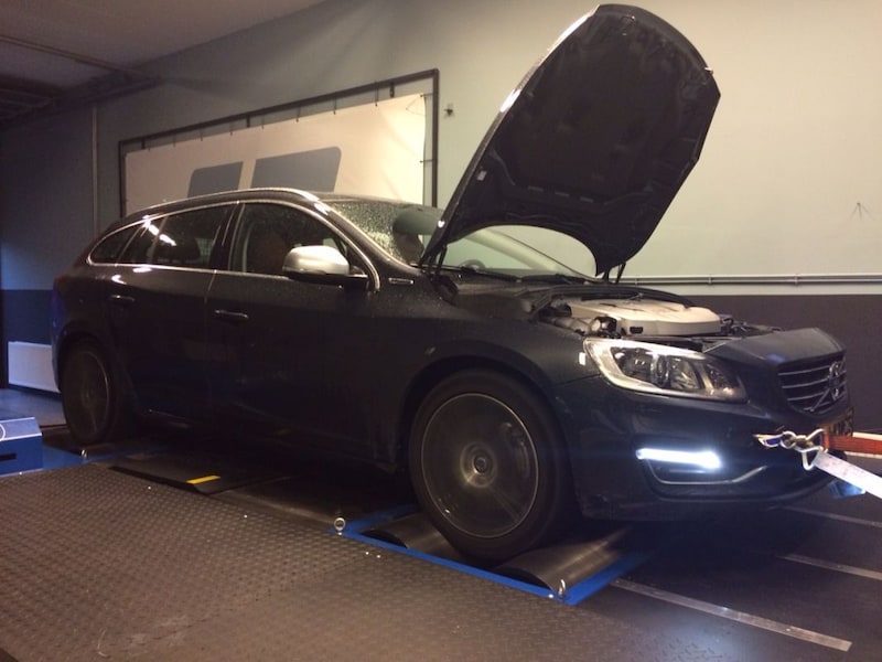 Volvo V60 D6 AWD Plug-in Hybrid (2013)