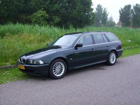 BMW 530d touring Executive (2001)