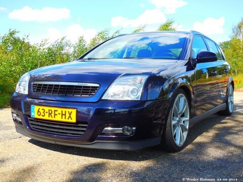 Opel Signum 2.2-16V DGi Elegance