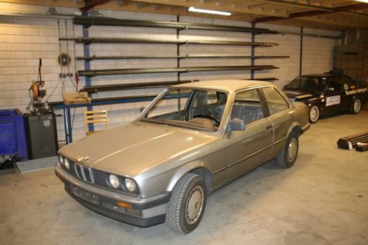 BMW 325i