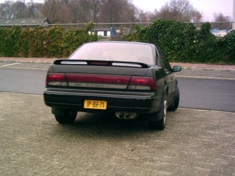 Nissan Maxima 3.0 E (1992)