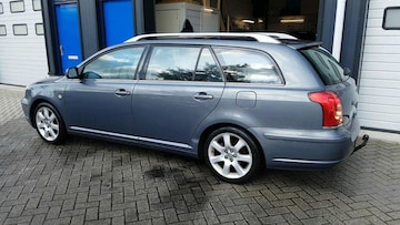 Toyota Avensis Wagon 2.0 16v VVT-i D4 Linea Luna (2005)