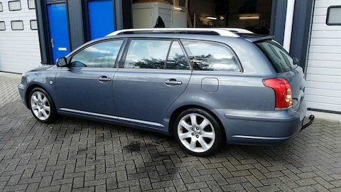 Toyota Avensis Wagon 2.0 16v VVT-i D4 Linea Luna
