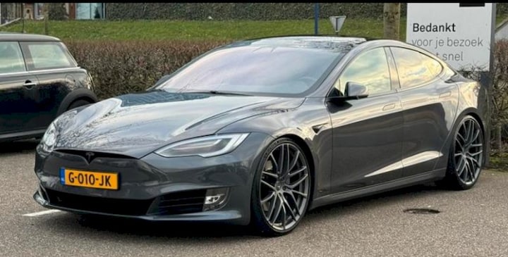 Tesla Model S 100D (2018)