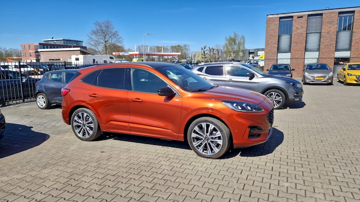Ford Kuga 2.5 PHEV ST-Line X (2021)