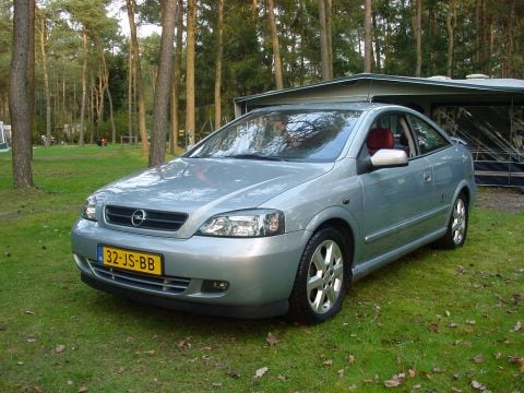 Opel Astra Coupé 1.8i-16V (2002)