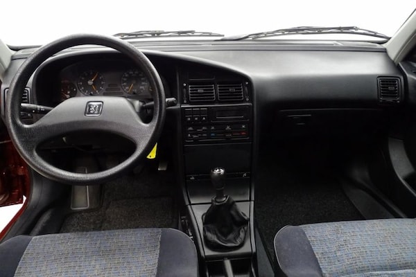 Peugeot 405