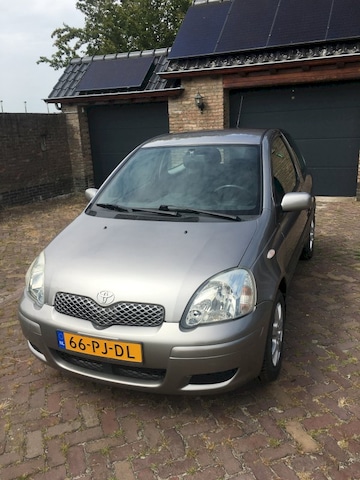 Toyota Yaris (2004)