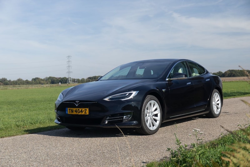 Tesla Model S 75D (2018)