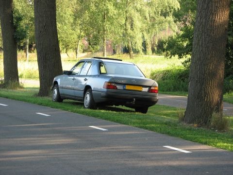 Mercedes-Benz 200 D (1985)