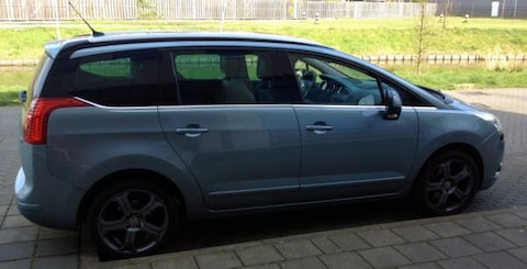 Peugeot 5008 Blue Lease Executive 1.6 THP 7P (2010)