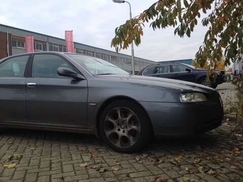 Alfa Romeo 166 3.2 V6 24V Distinctive