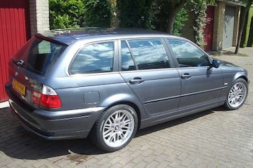 BMW 330d touring (2000)