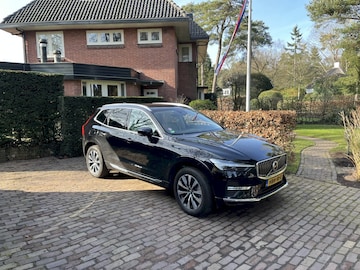 Volvo XC60 T6 Plug-in Hybrid AWD Plus (2023)