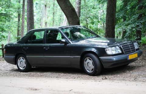 Mercedes-Benz E 200 Diesel (1995)