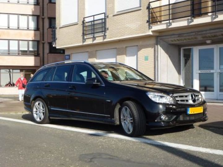 Mercedes-Benz C 250 CGI BlueEFFICIENCY Estate Avantgarde (2010)