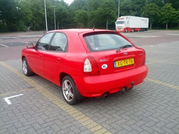 Daewoo Nubira 2.0 CDX (1998)