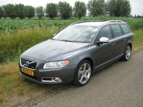 Volvo V70 D5 R-Design (2010)