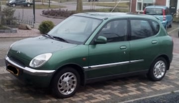 Daihatsu Sirion 1.0 12V ZTi (2001)