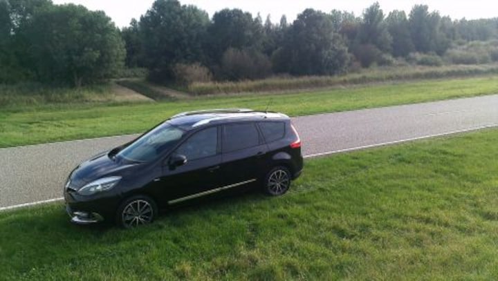 Renault Grand Scénic dCi 130 Energy Bose 5P (2013)