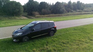 Renault Grand Scénic dCi 130 Energy Bose 5P (2013)