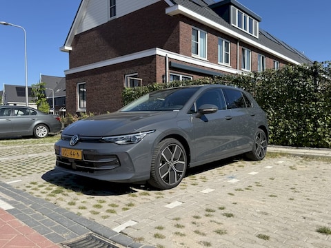 Volkswagen Golf 1.5 eHybrid Style Edition (2025)