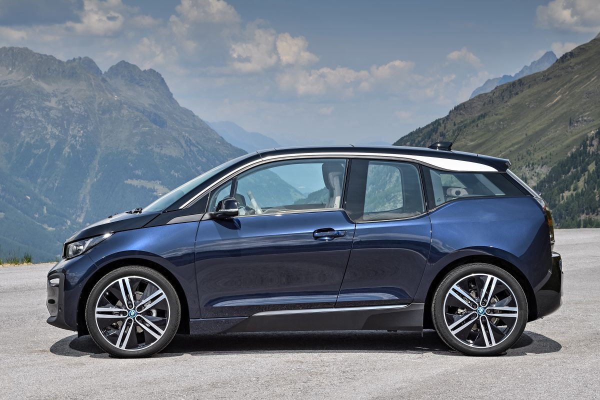 BMW i3 94Ah Range Extender (2018) review - AutoWeek