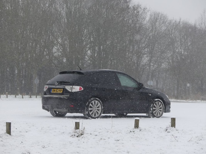Subaru Impreza 2.0R AWD Sport (2007)