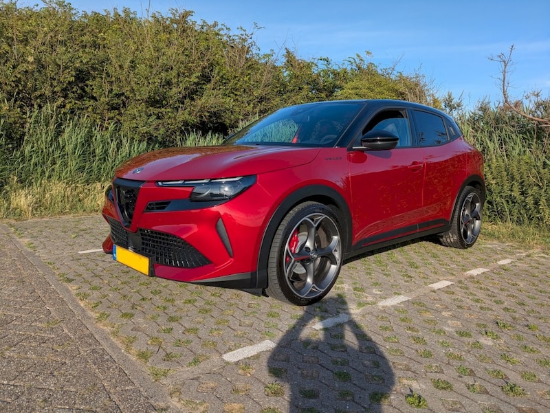 Alfa Romeo Junior Elettrica Veloce (2025)