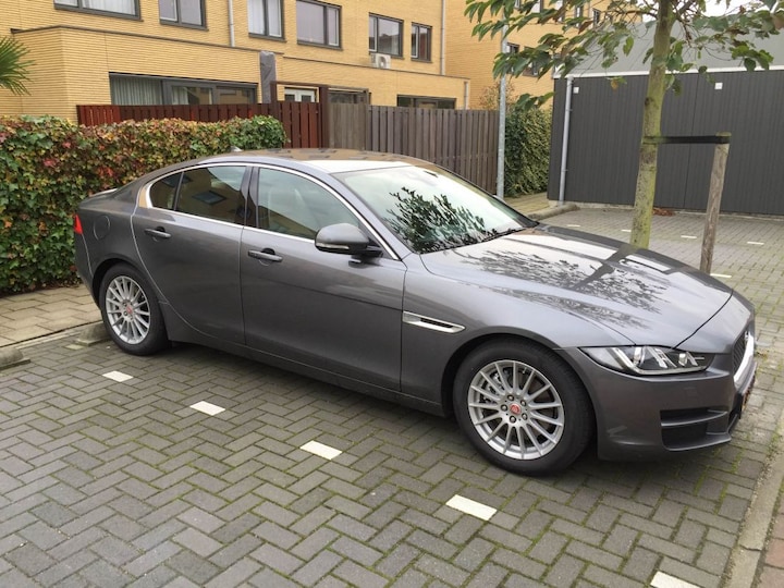 Jaguar XE E-Performance Prestige (2015)