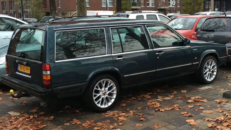 Volvo 760 GLE Estate (1988)