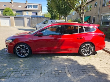 Ford Focus Wagon 1.0 EcoBoost 125pk Hybrid ST Line X (2024)