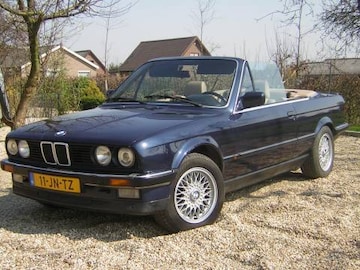 BMW 320i Cabrio (1988)