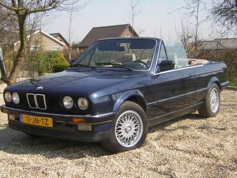 BMW 320i Cabrio (1988)