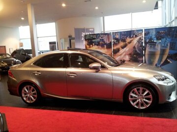 Lexus IS 300h First Edition (2013)