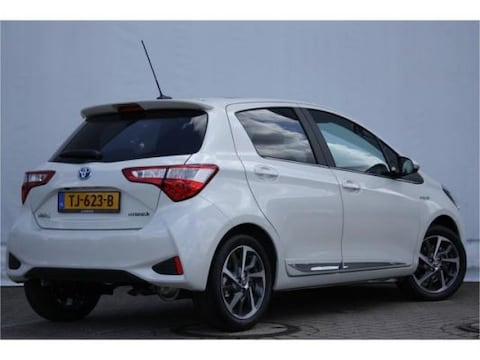 Toyota Yaris 1.5 Hybrid Premium