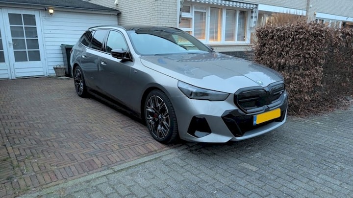 BMW i5 M60 xDrive Touring (2024)