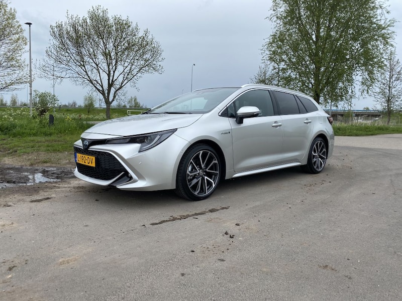 Toyota Corolla Touring Sports 2.0 Hybrid Premium (2021)