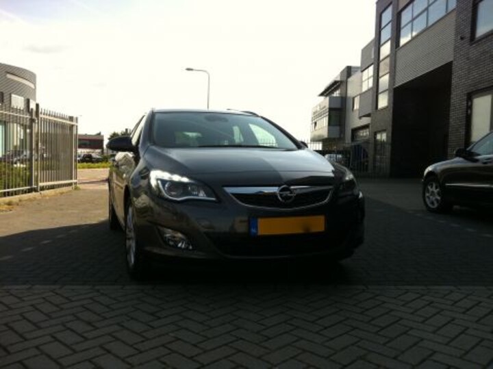 Opel Astra Sports Tourer 1.3 CDTI ecoFLEX Cosmo (2011)