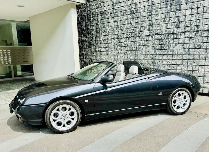 Alfa Romeo Spider 2.0 T.Spark 16V L (2001)