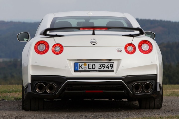 Facelift Friday: Nissan GT-R