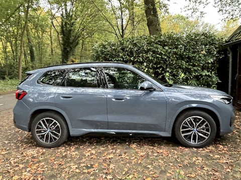 BMW iX1 xDrive30