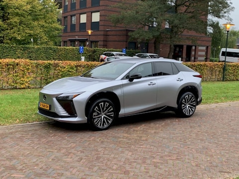 Lexus RZ 450e President Line