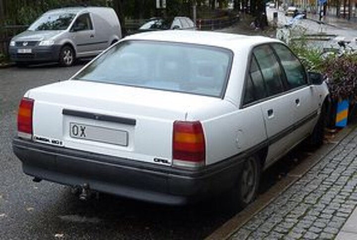 Opel Omega 2.0i CD