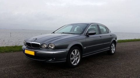 Jaguar X-Type 2.5 V6 Executive (2004)