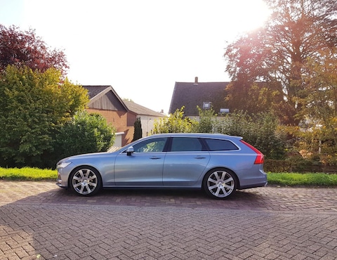 Volvo V90 D3 Momentum (2017)