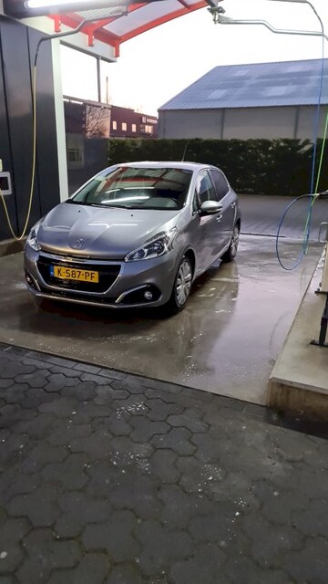 Peugeot 208 Allure 1.2 PureTech 82 (2019)