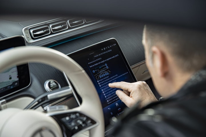 Mercedes-Benz MBUX